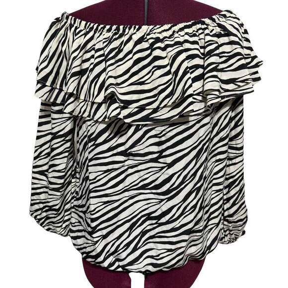 MICHAEL KORS Zebra Off-the-Shoulder Long Sleeve Ruffle Crepe Top NWT Medium - Picture 3 of 11